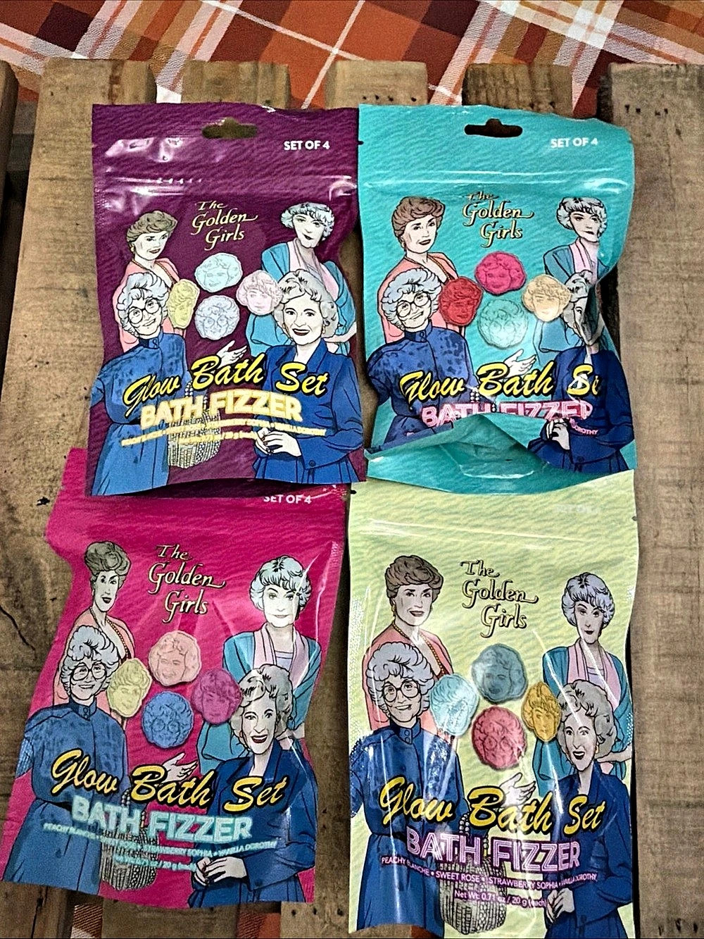 The Golden Girls Glow Bath Set Bath Fizzer NWT set/4